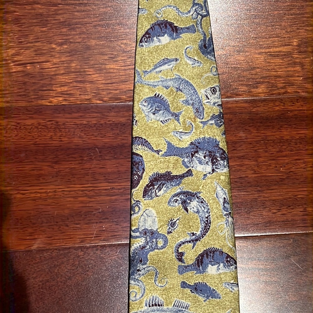 Audrey Buchner FISH Tie, Blue & Gold 100% European Silk Hand Tailored 4"  1980s - Picture 3 of 10